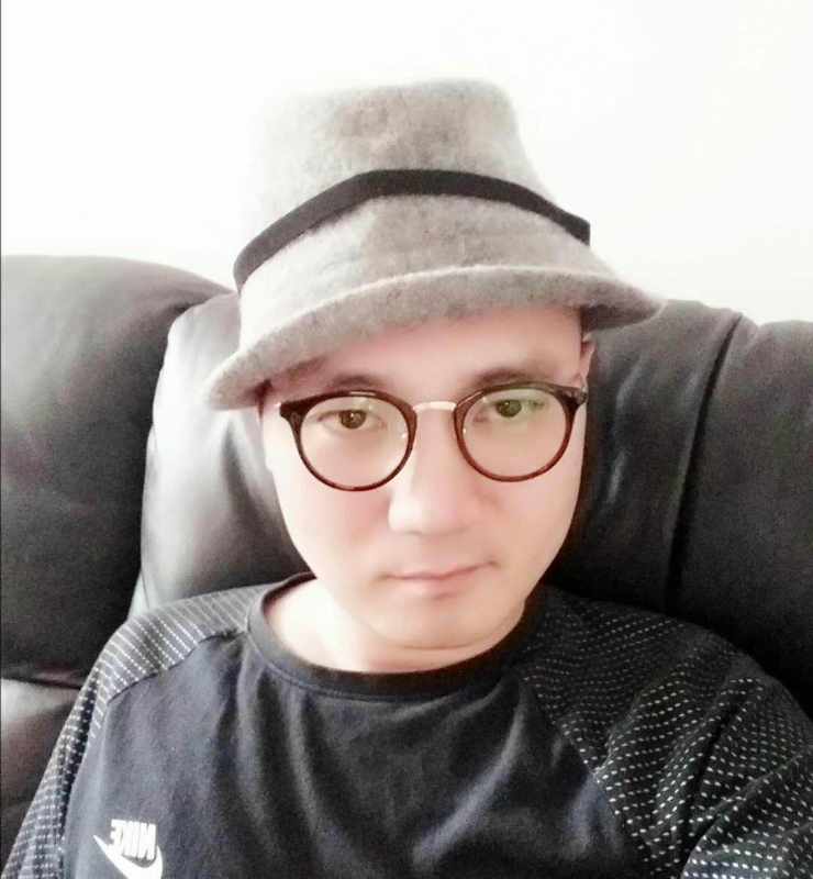 吳擁軍的第一张照片--上海闪婚服务中心