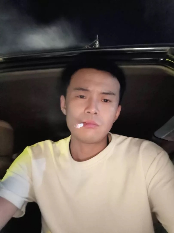 爱睡觉的土拨鼠的第一张照片--上海闪婚服务中心