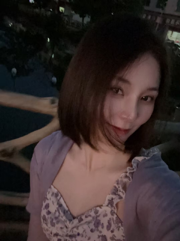 小小的第三张照片--上海闪婚服务中心