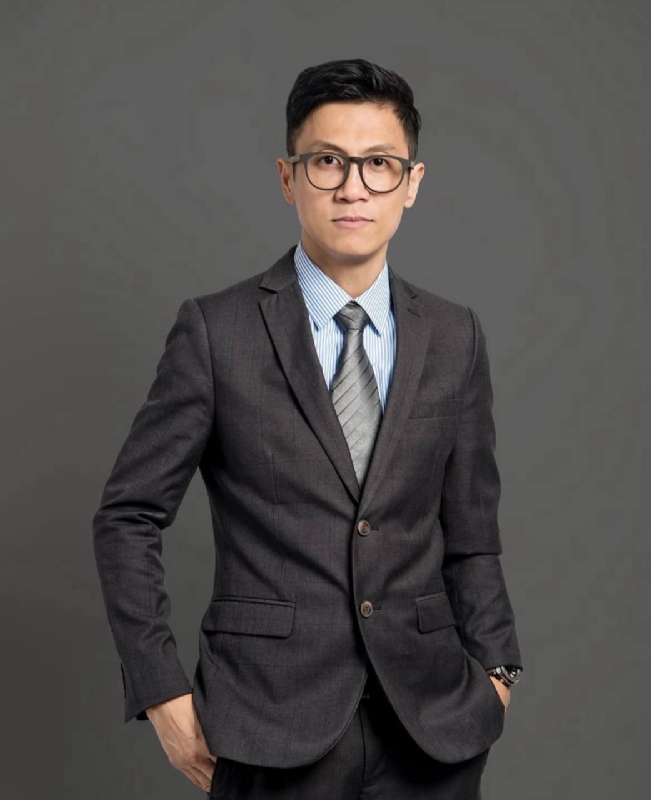 千帆过尽的第一张照片--上海闪婚服务中心